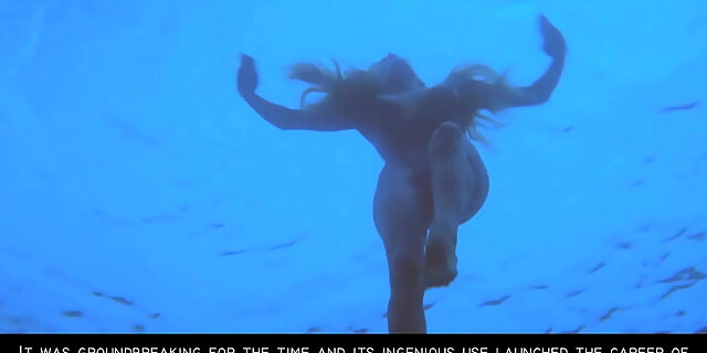 blonde,boobs,bus,nude,skinny